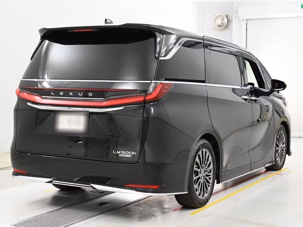 LEXUS LM500H