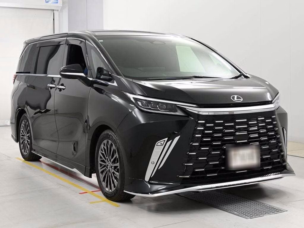 LEXUS LM500H
