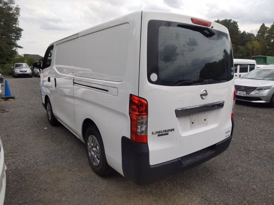 NISSAN NV350 CARAVAN