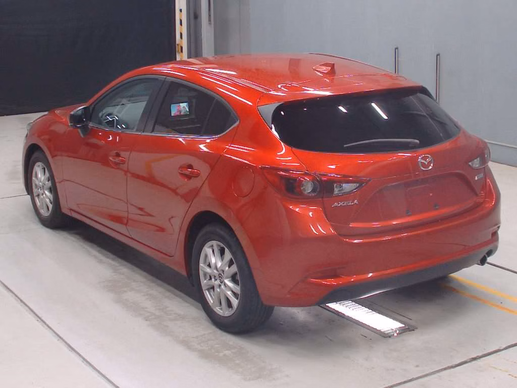 MAZDA AXELA