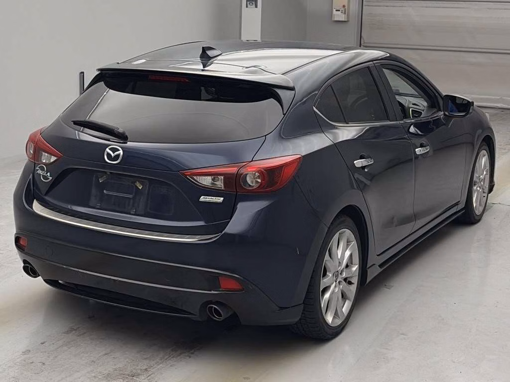MAZDA AXELA
