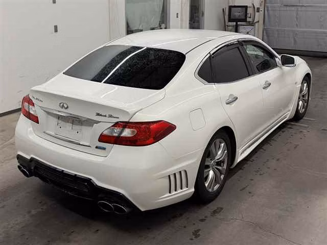 NISSAN FUGA