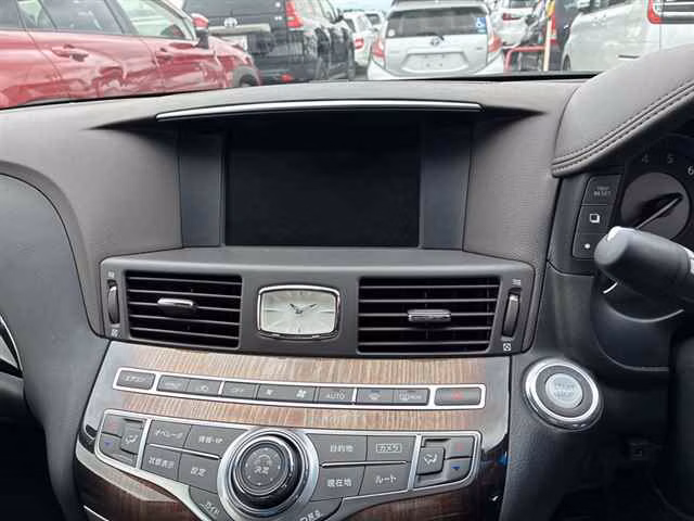 NISSAN FUGA