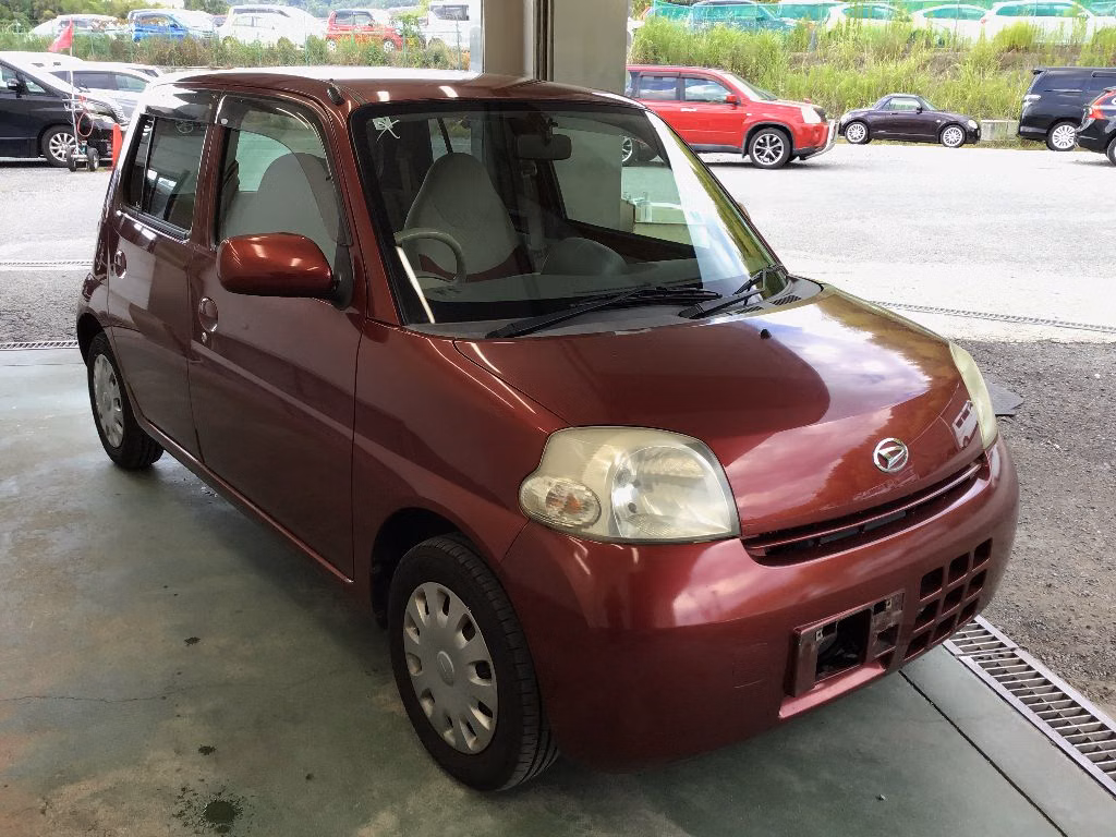 DAIHATSU ESSE