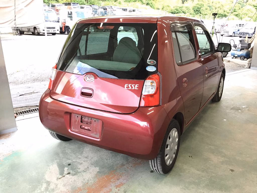 DAIHATSU ESSE