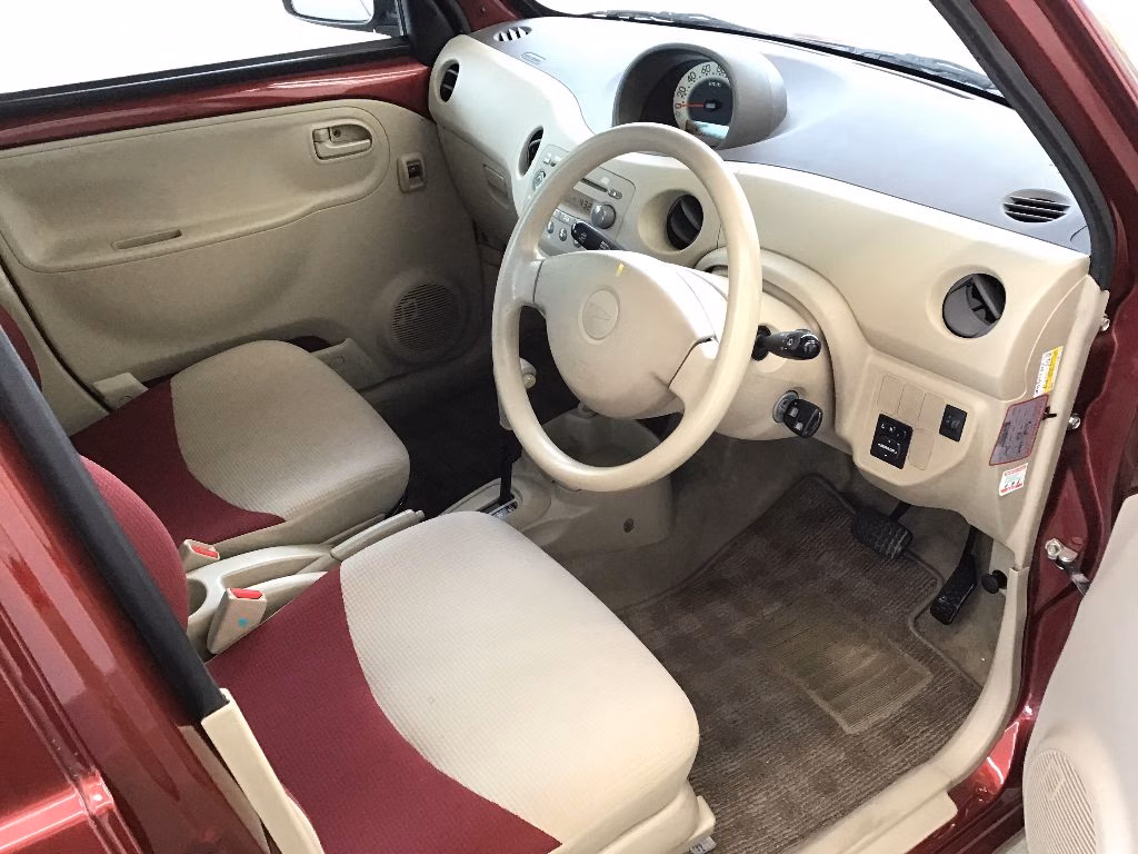 DAIHATSU ESSE