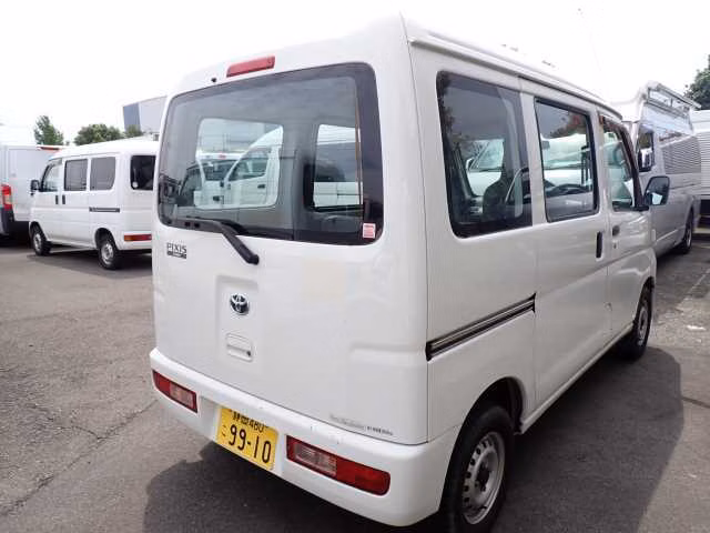 TOYOTA PIXIS VAN