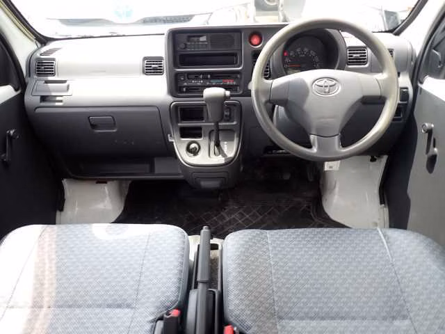 TOYOTA PIXIS VAN