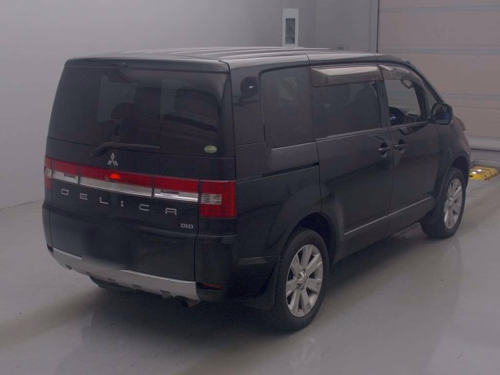 MITSUBISHI DELICA D:5