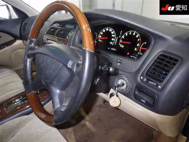 MITSUBISHI DIAMANTE