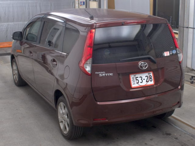 TOYOTA PASSO SETTE