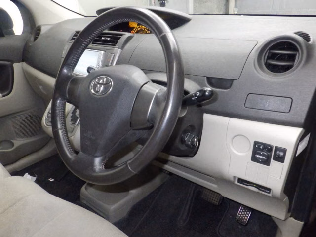 TOYOTA PASSO SETTE