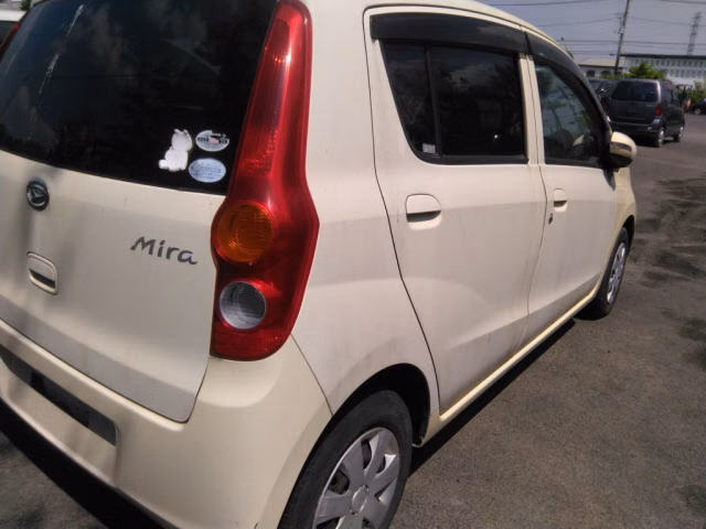 DAIHATSU MIRA