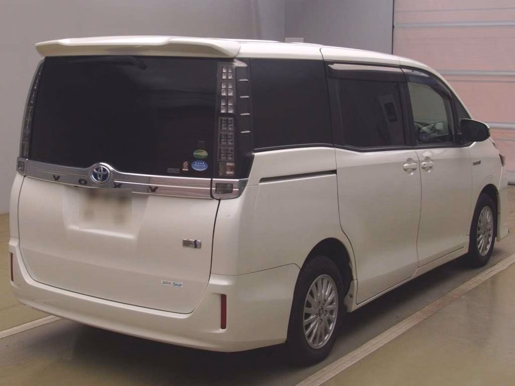 TOYOTA VOXY