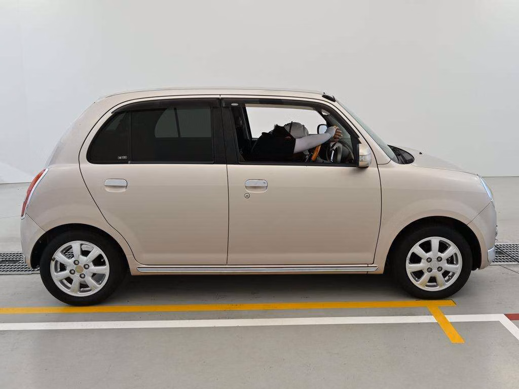 DAIHATSU MIRA GINO