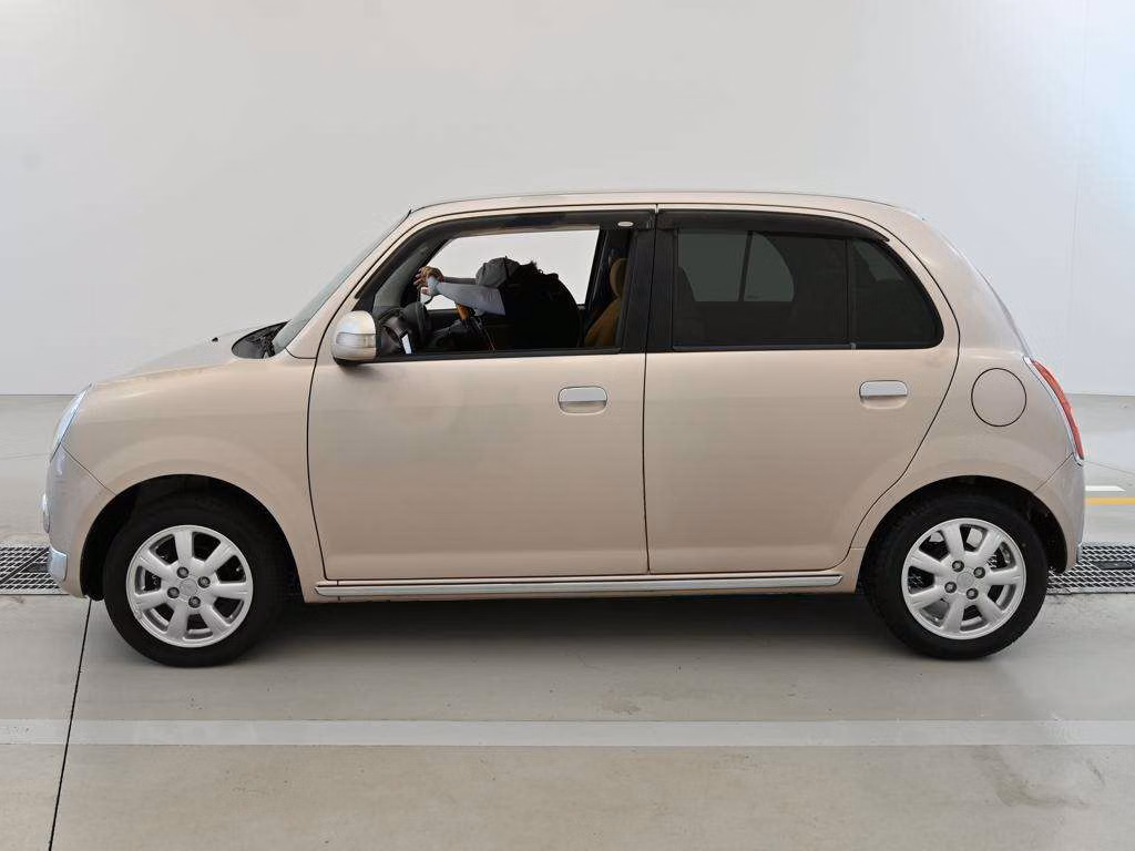 DAIHATSU MIRA GINO