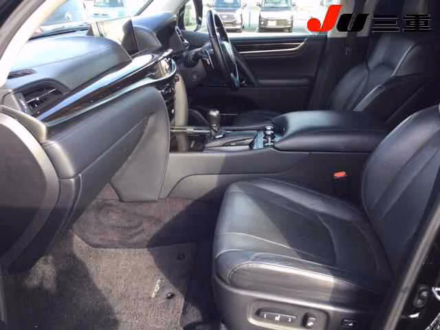 LEXUS LX570