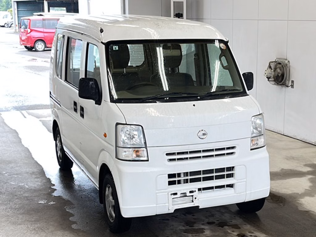 NISSAN NV100 CLIPPER