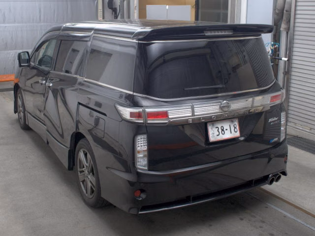 NISSAN ELGRAND
