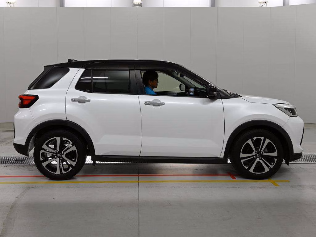 DAIHATSU ROCKY