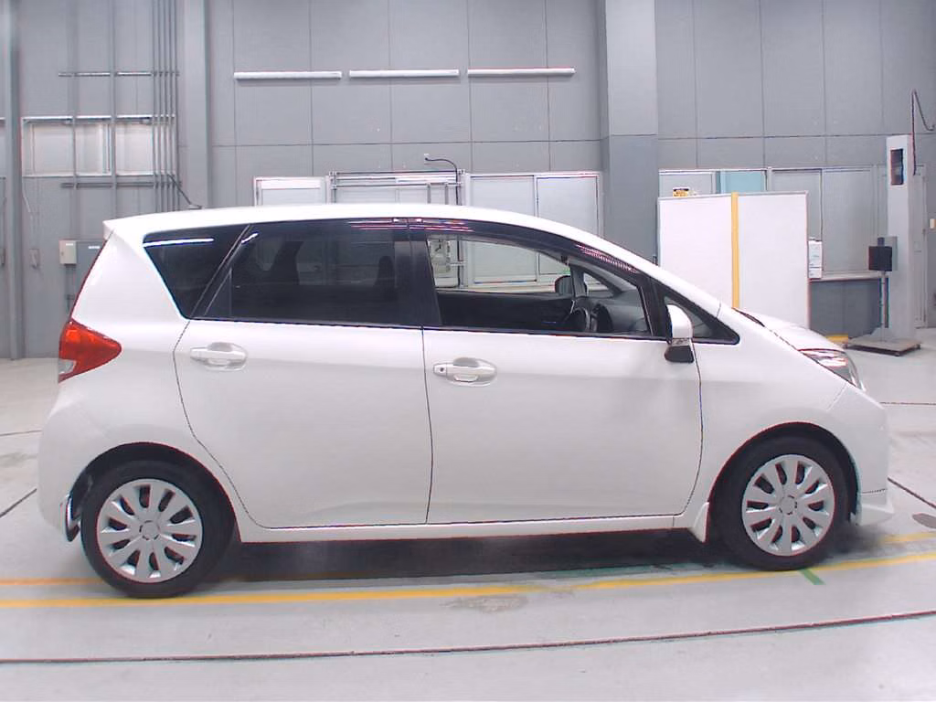 SUBARU TREZIA