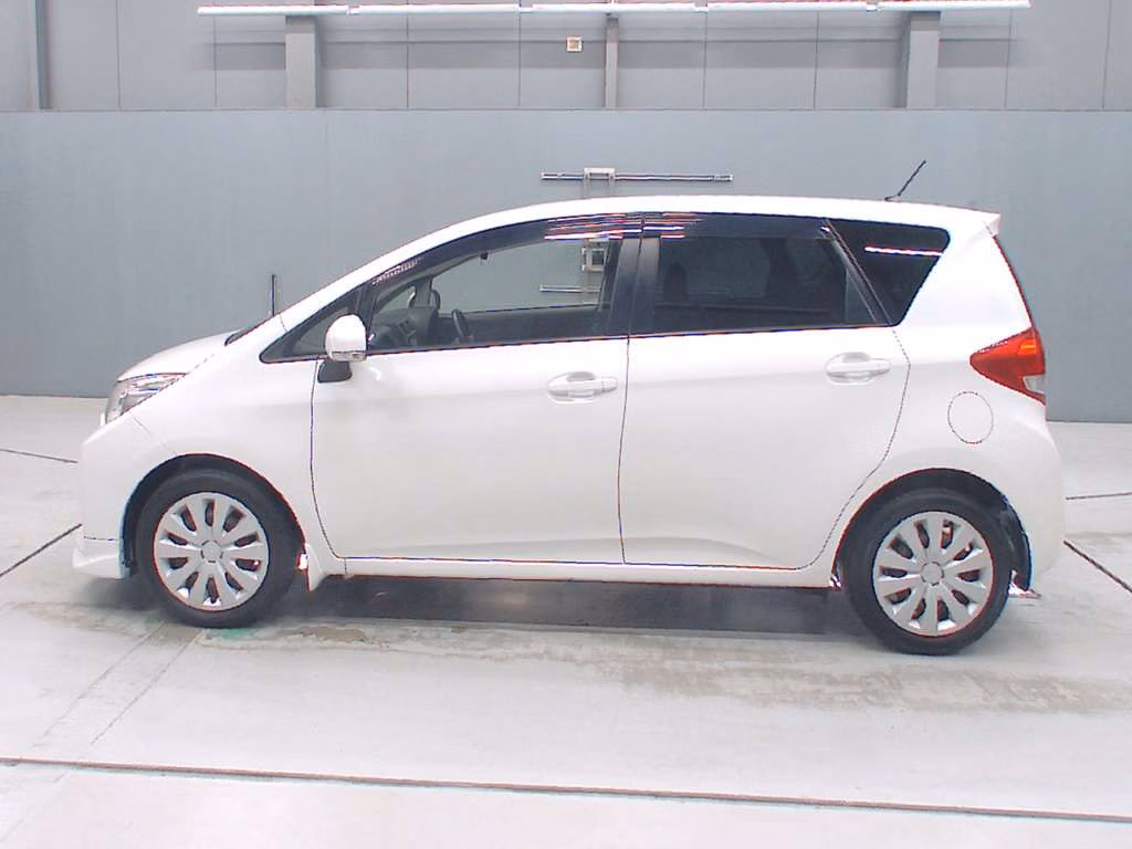 SUBARU TREZIA