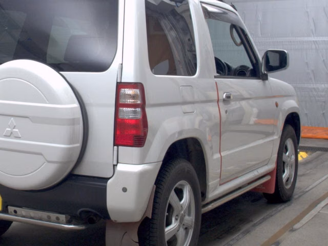 MITSUBISHI PAJERO MINI