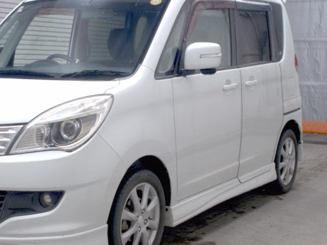 MITSUBISHI DELICA D:2