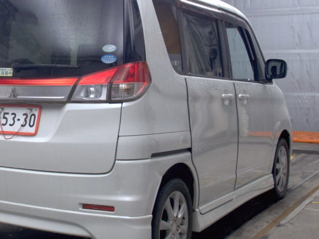 MITSUBISHI DELICA D:2