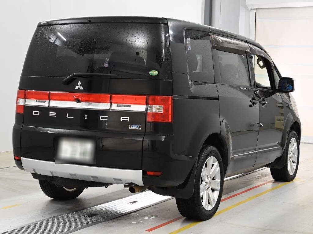 MITSUBISHI DELICA D:5