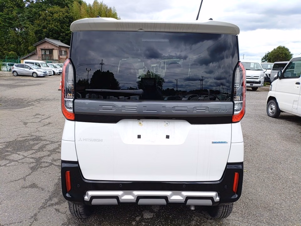 MITSUBISHI DELICA MINI