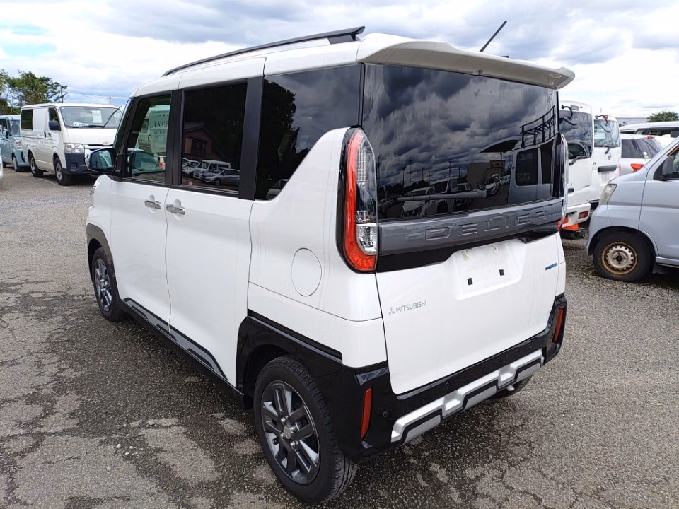 MITSUBISHI DELICA MINI