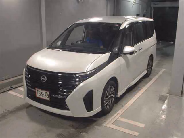 NISSAN SERENA