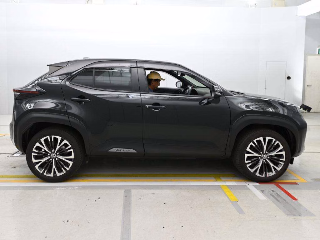 TOYOTA YARIS CROSS