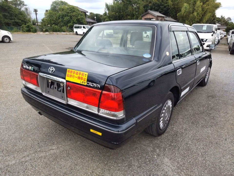 TOYOTA CROWN