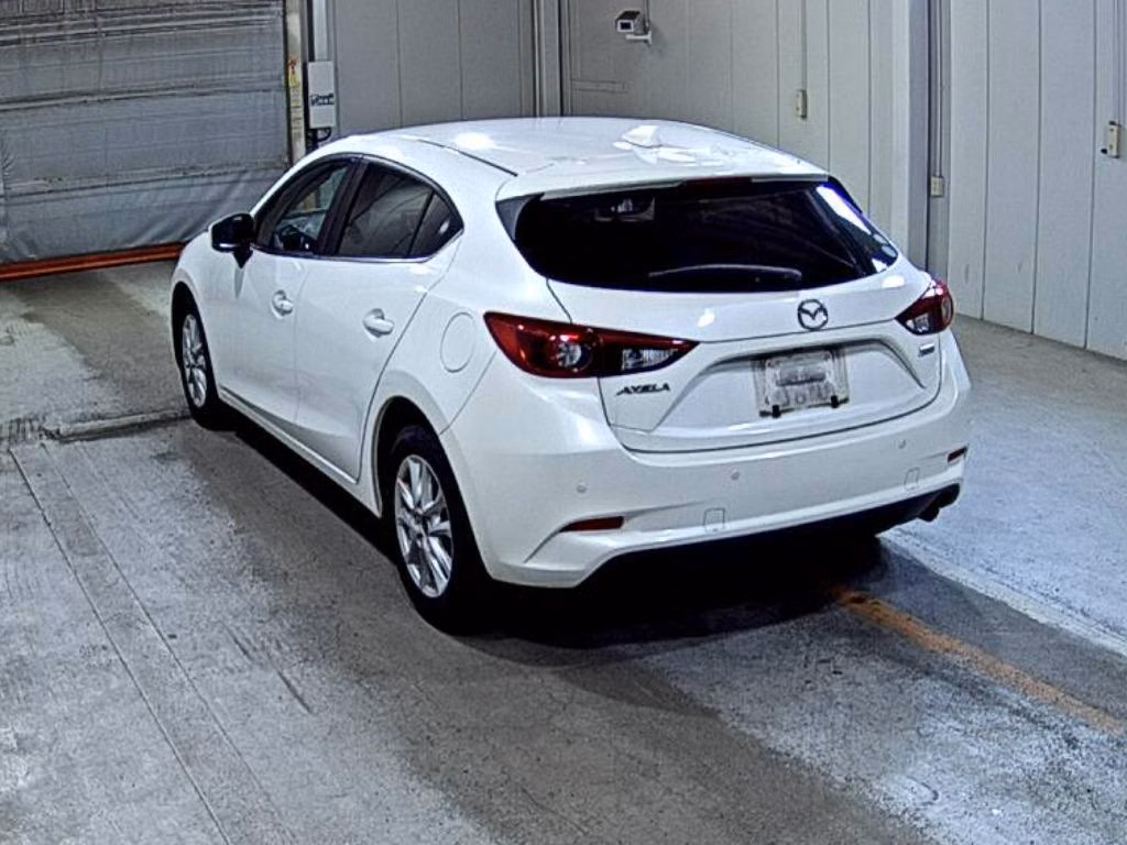 MAZDA AXELA