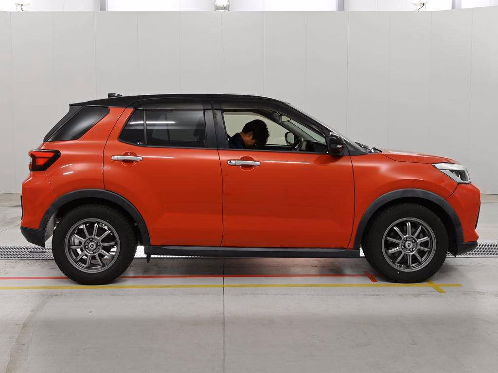 DAIHATSU ROCKY