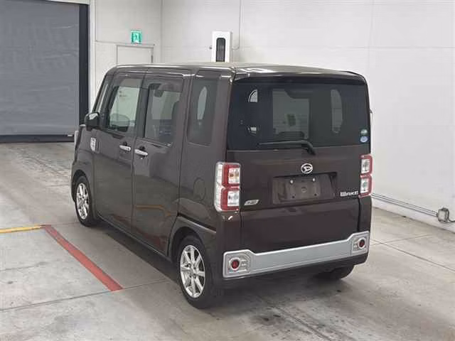 DAIHATSU WAKE