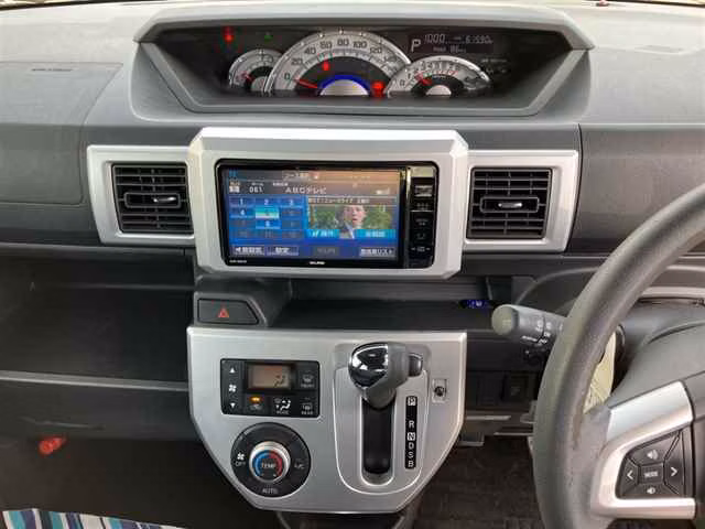 DAIHATSU WAKE