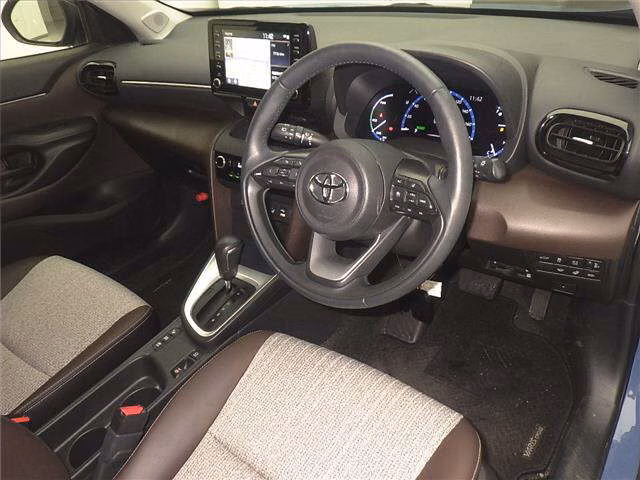 TOYOTA YARIS CROSS