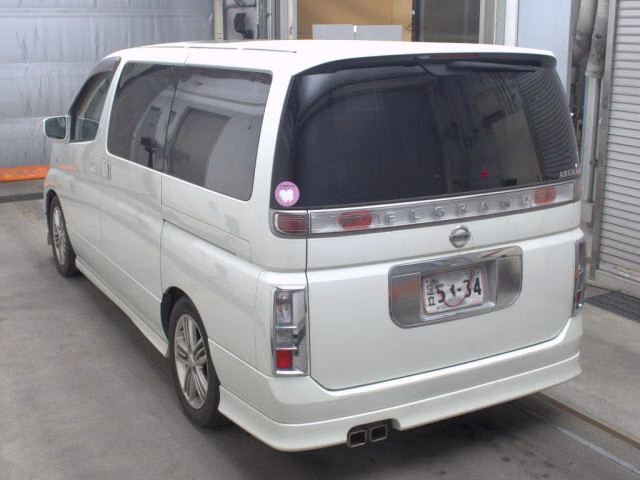 NISSAN ELGRAND
