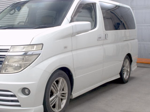 NISSAN ELGRAND