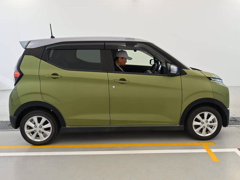 MITSUBISHI EK X