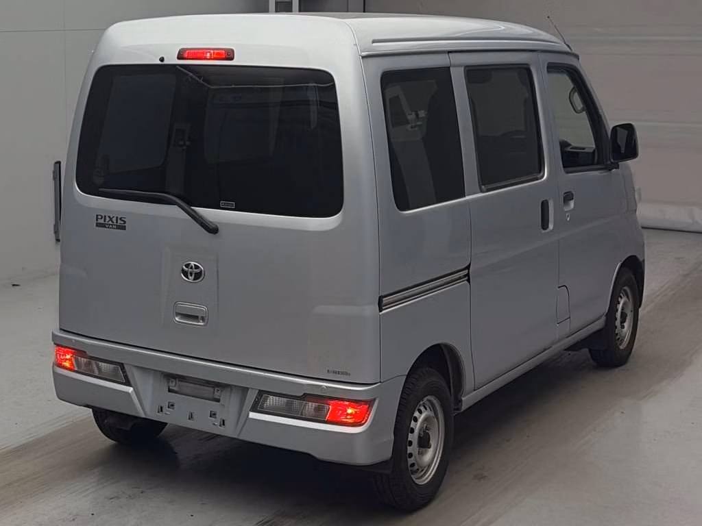 TOYOTA PIXIS VAN