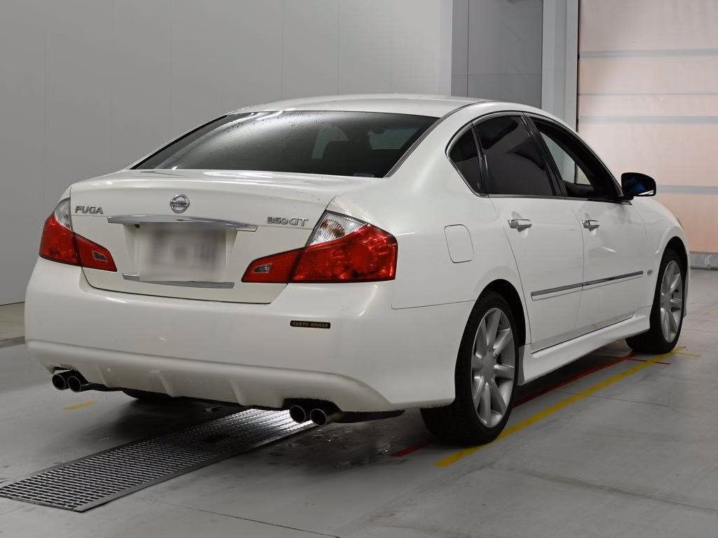 NISSAN FUGA