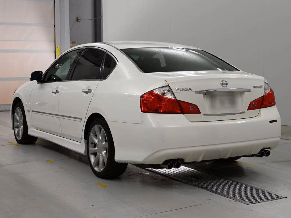 NISSAN FUGA
