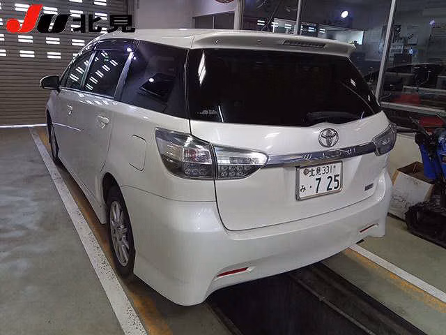 TOYOTA WISH