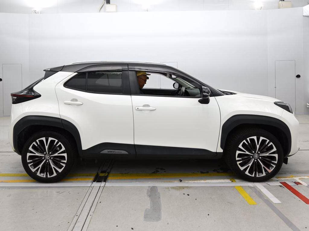 TOYOTA YARIS CROSS