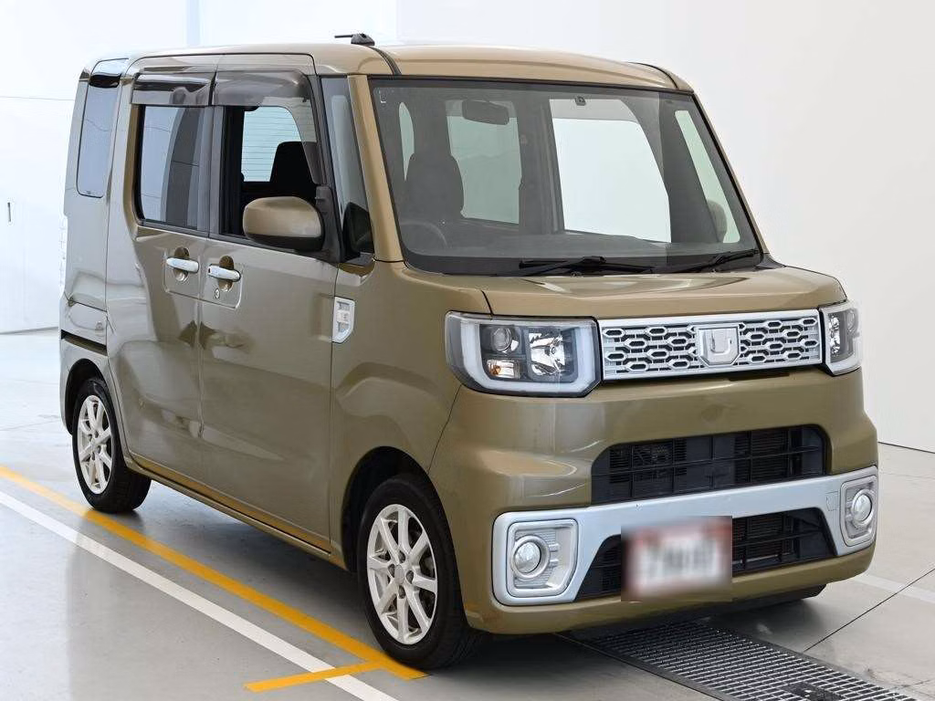 DAIHATSU WAKE