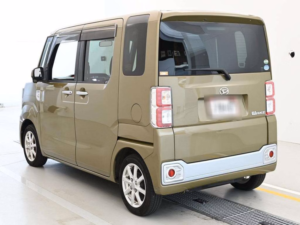 DAIHATSU WAKE